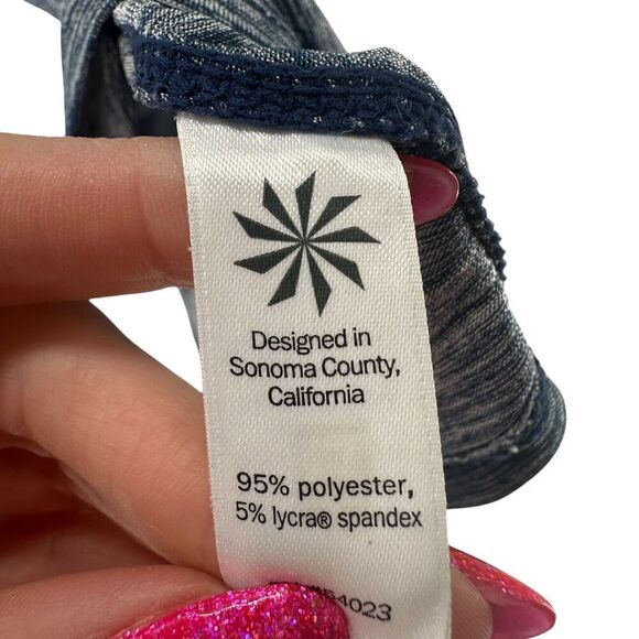 Athleta Tank Top Size M Blue Mesh Racerback Lightweight Active Wear Utopia Basic - Picture 8 of 9